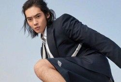 吃瓜浴袍男,吃瓜浴袍男生的夏日奇遇记