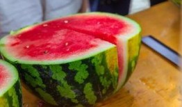 异地出差外卖吃大瓜,一场舌尖上的美食之旅