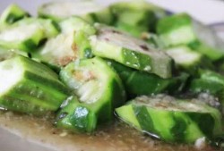 不如坐下吃瓜,瓜田笑谈间——不如坐下吃瓜