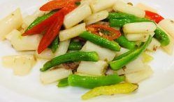 乡里乡亲吃瓜,共享瓜香时光