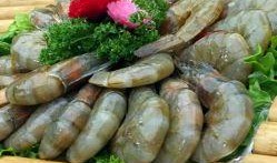 乡里乡亲吃瓜,共享瓜香时光